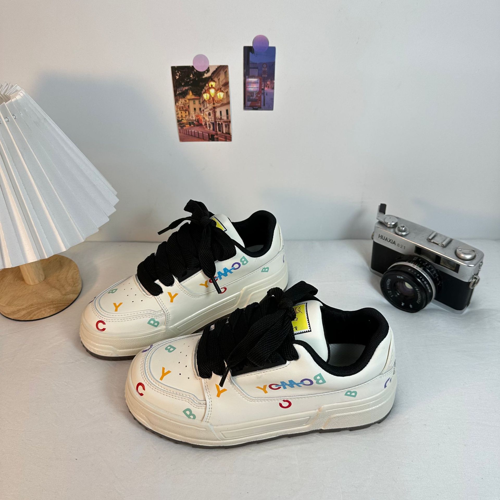 Yuanbo 2025 primavera nuevos zapatos casuales bajos estudiantes de moda universal zapatos de skate coreanos lindos zapatos deportivos