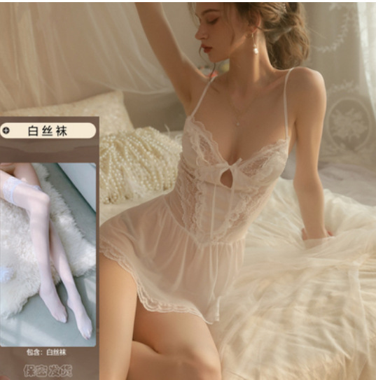 흰색 잠옷 + 속옷 + 흰색 스타킹