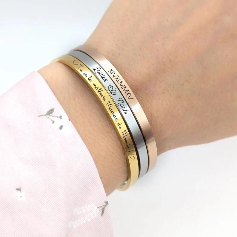 Personalized Bracelet with Engraved Text, Suitable as a Mother's Day Gift, Bridesmaid Gift, or for Single Women