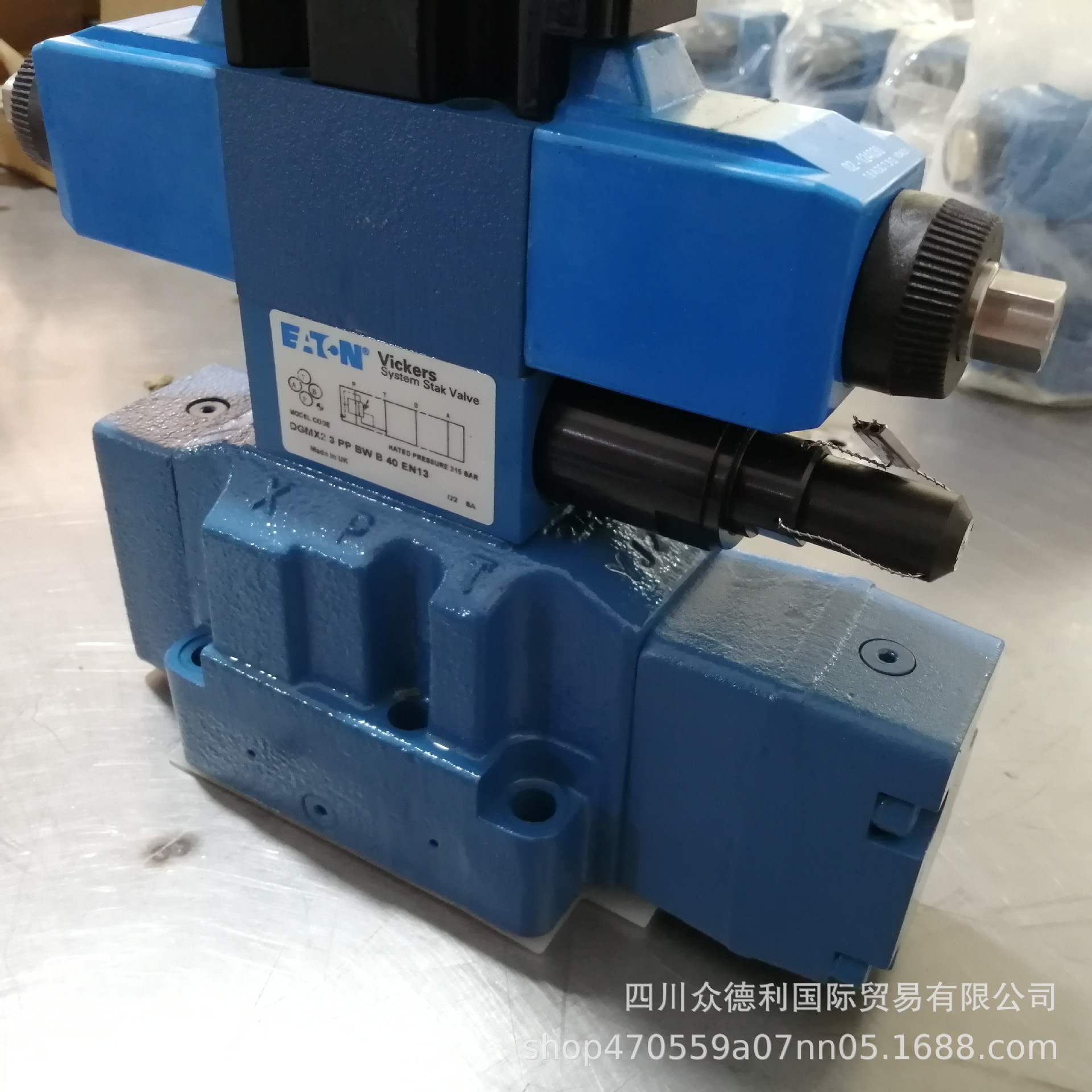 855AN00129A KBDG4V-5-33C70N-Z-M2-PE7-H7-10伊顿威格士比例阀