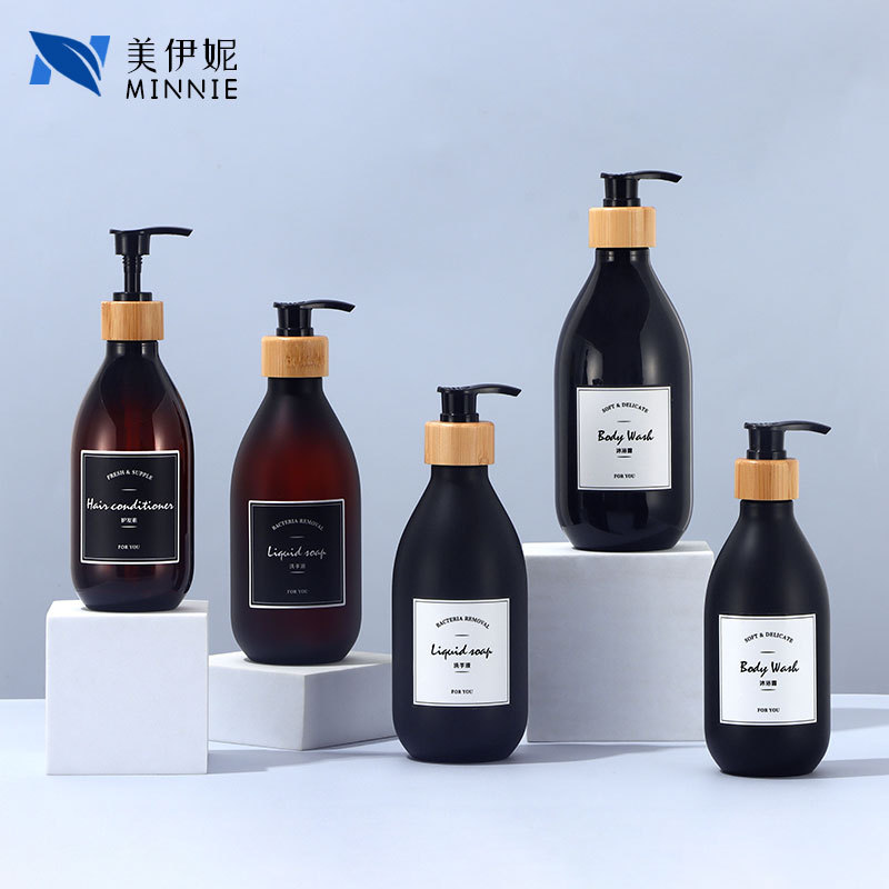 Botella negra de 500ml para desinfectante de manos, botella de loción con cabezal de bomba de madera de bambú de lujo accesible, botella de champú de 300ml
