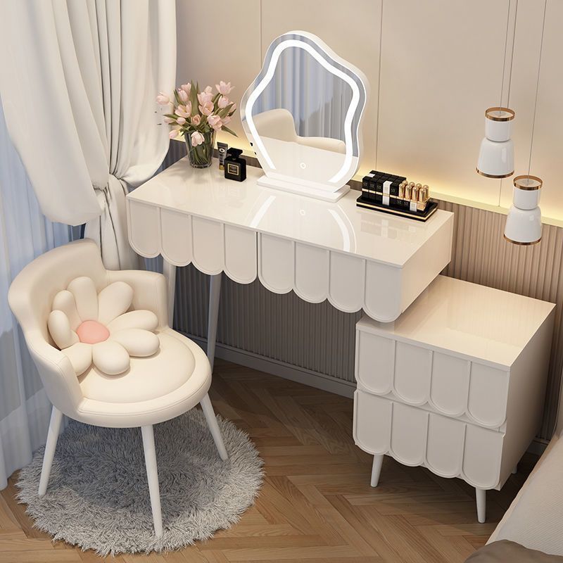 Mesa blanca 101 + Gabinete + espejo de nubes + silla blanca