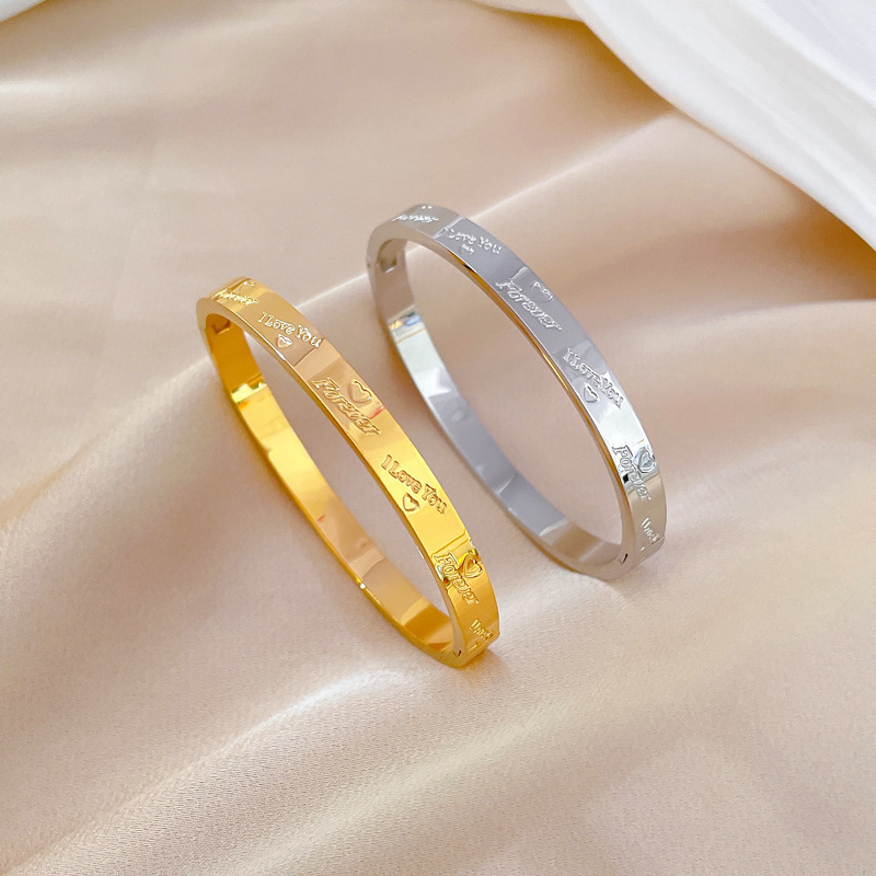 Rongxun's New Heart-Shaped English Titanium Steel Bracelet for Women, Niche Light Luxury High-End Couple Love Bracelet Jewelry Wholesale