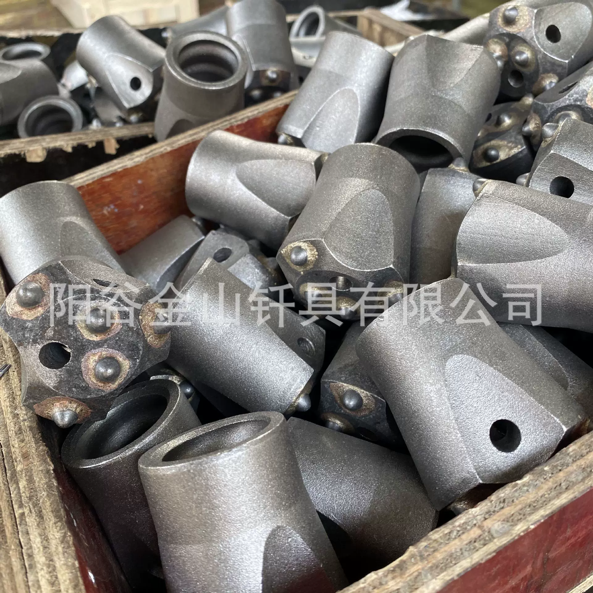 冷压钎头现货供应煤矿铁矿设备配件钻头三角形球齿钻头