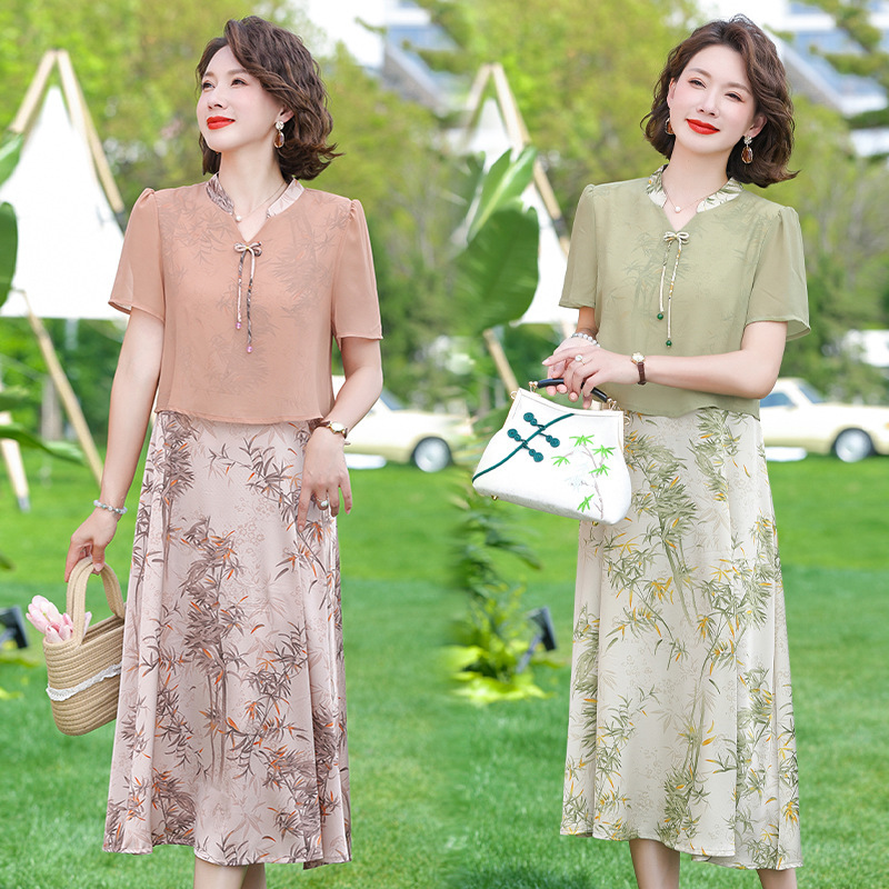 Middle-aged mother's summer dress national style dress 2025 new western style middle-aged and elderly women's dress fake two-piece long skirt