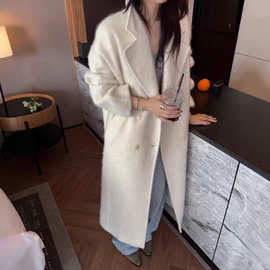 2026秋冬新款拉绒山羊绒羊毛大衣女西装领双排扣白色宽松长款外套