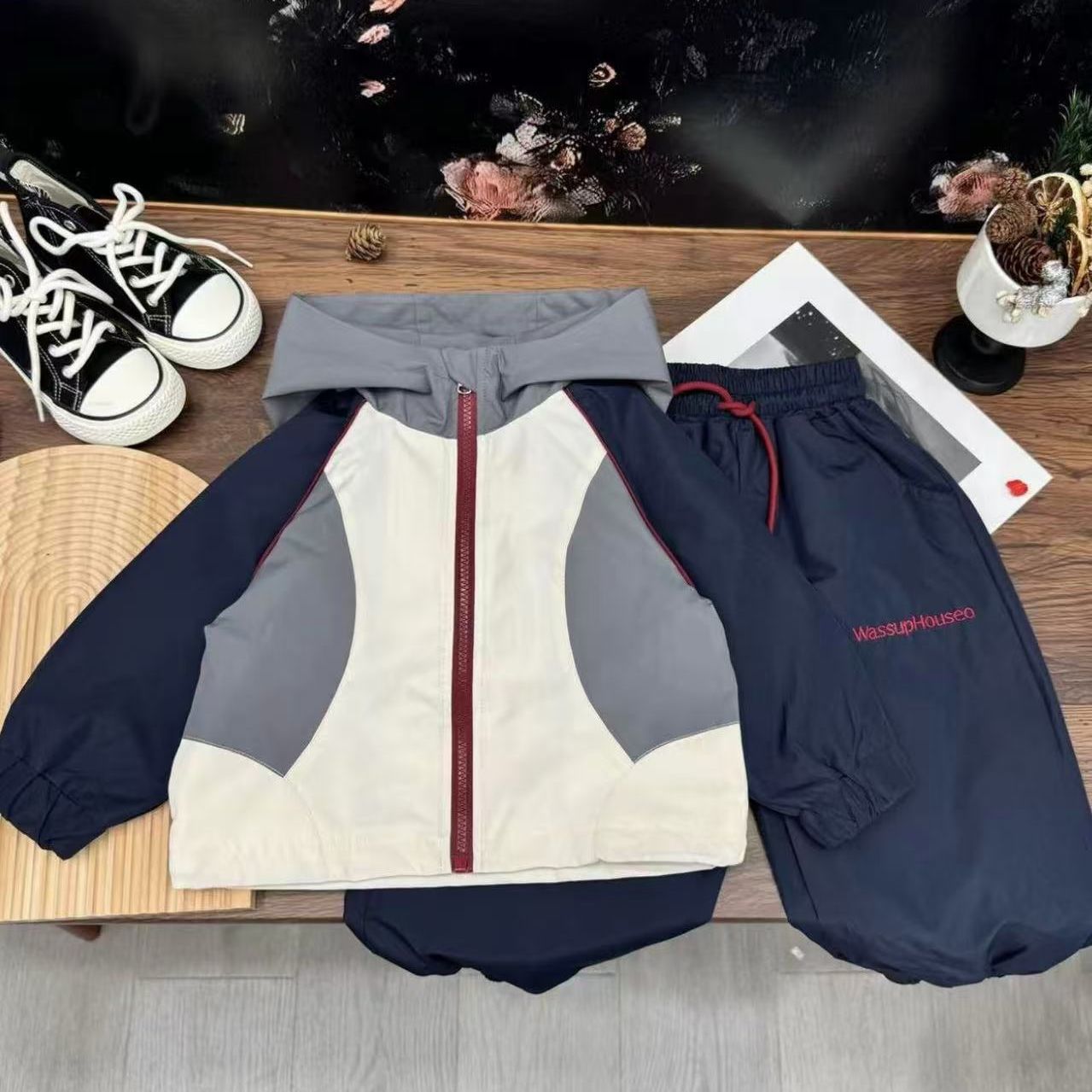 Juego infantil primavera y otoño 2025 nuevo chaqueta de niño marca de moda dos piezas juegos de ropa deportiva casual de primavera y otoño bebé