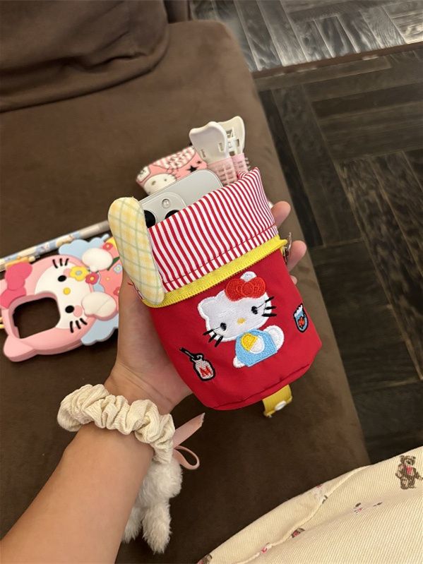 可爱kitty刺绣水桶手提包笔袋手机包化妆刷收纳便携折叠随身包