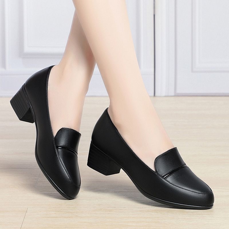 Zapatos de cuero de mediana edad, zapatos de cuero suave, zapatos de cuero de talón alto cómodos, zapatos de primavera de 2026 zapatos de madre de talón grueso