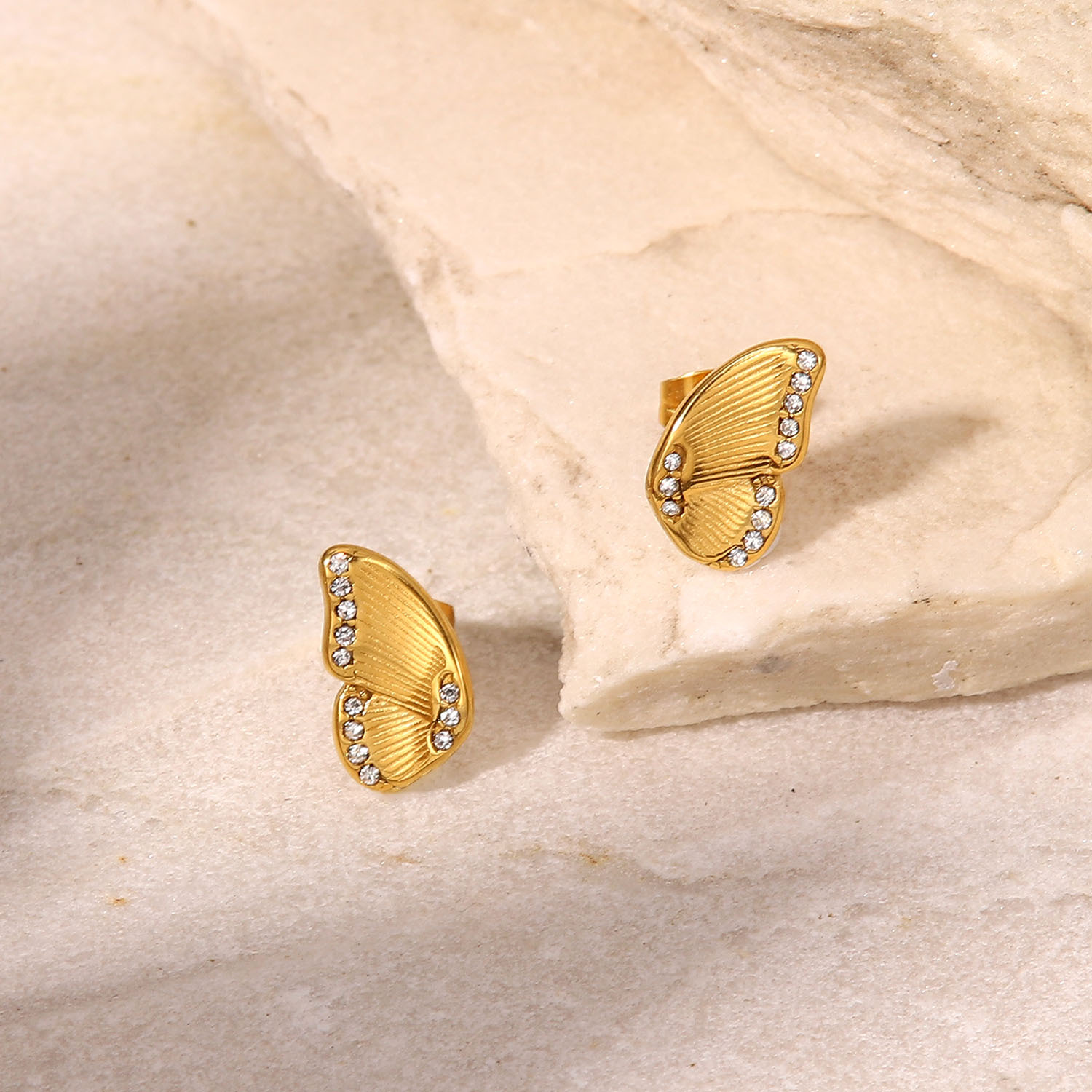 Fashion 18k Gold Stainless Steel Geometric  Butterfly Wings Inlaid Zirconium Stud Earrings display picture 2