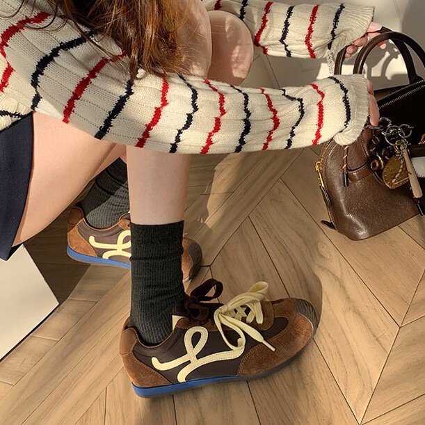 王一博と同じスタイルの牛革バージョン、内側の高さが高くなり、頭が曲がったレースアップカジュアルスポーツホワイトシューズ、女性用の多用途なフォレスト・ガンプシューズ|undefined