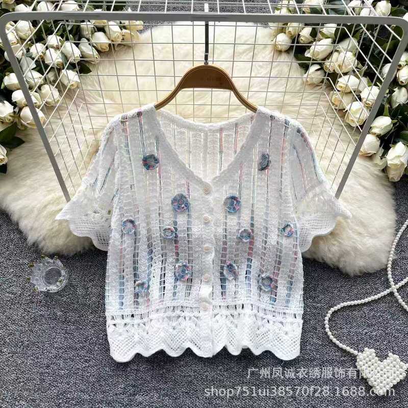 French Chic Stereo Flower Design Top for Women New V Neck Cut Out Slimming Look Short-Sleeved Knitted Cardigan French Chic Stereo Flower Design Top for Women New V Neck Cut Out Slimming Look Short-Sleeved Knitted Cardigan