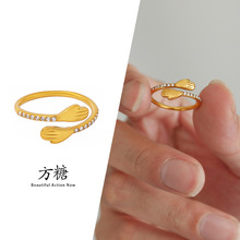 欧美新品创意拥抱戒指手掌手指光面钛钢镀18K金开口可调节指环女