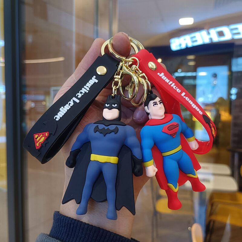 Marvel Hero Spiderman Keychain Cartoon Batman Keychain Creative Key Pendant Bag Hanging Gifts