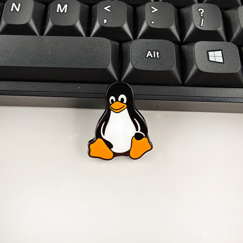 Cute Sitting Posture Linux Penguin T Cartoon Enamel Brooch Niche Metal Backpack Suit Creative Decoration Wholesale