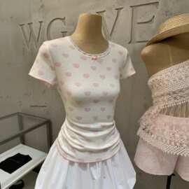 WGWE夏日韩系爱心印花蕾丝拼接撞色修身显瘦正肩圆领短袖T恤W9817