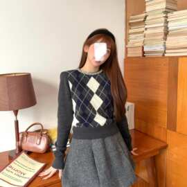 法式浪漫秋冬款气质时尚减龄百搭撞色菱格钻饰圆领针织衫套头上衣