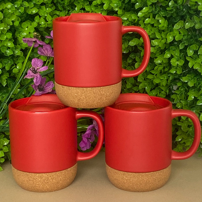 Procesamiento personalizado de tazas y jarras de cerámica con base de corcho multicolor para exportación, se pueden usar como regalos creativos para comercio electrónico transfronterizo con personalización de logotipo.