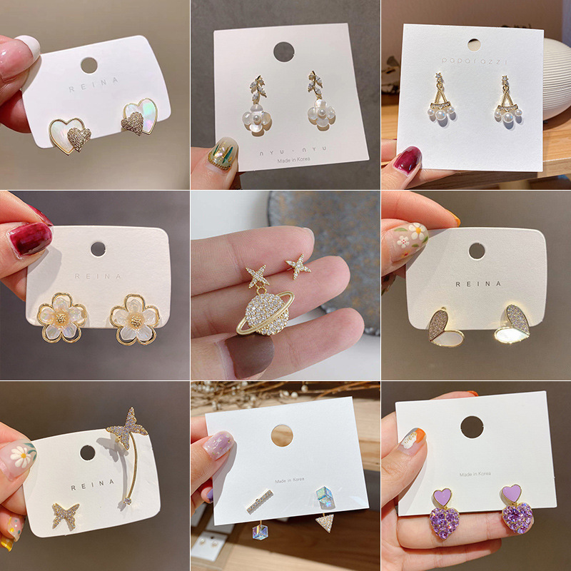 small design fashionable elegant earrings heart shaped