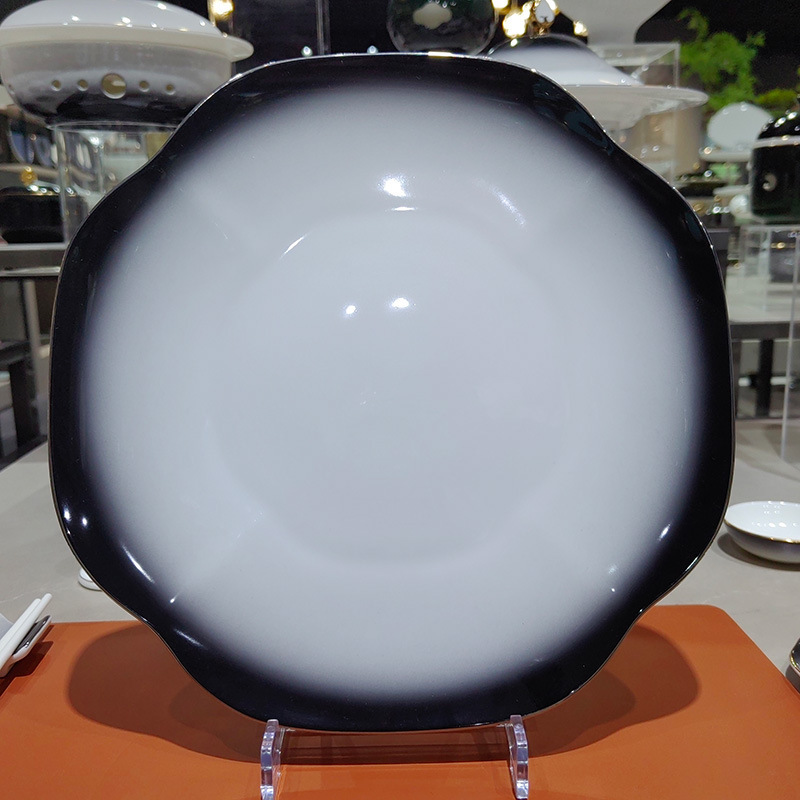 ホテルクラブ高級ボーンチャイナ食器、金縁クリエイティブ白黒プレート、ボーンチャイナプレート、羽根ボウル、スプーン、カップ、箸、テーブルセット|undefined