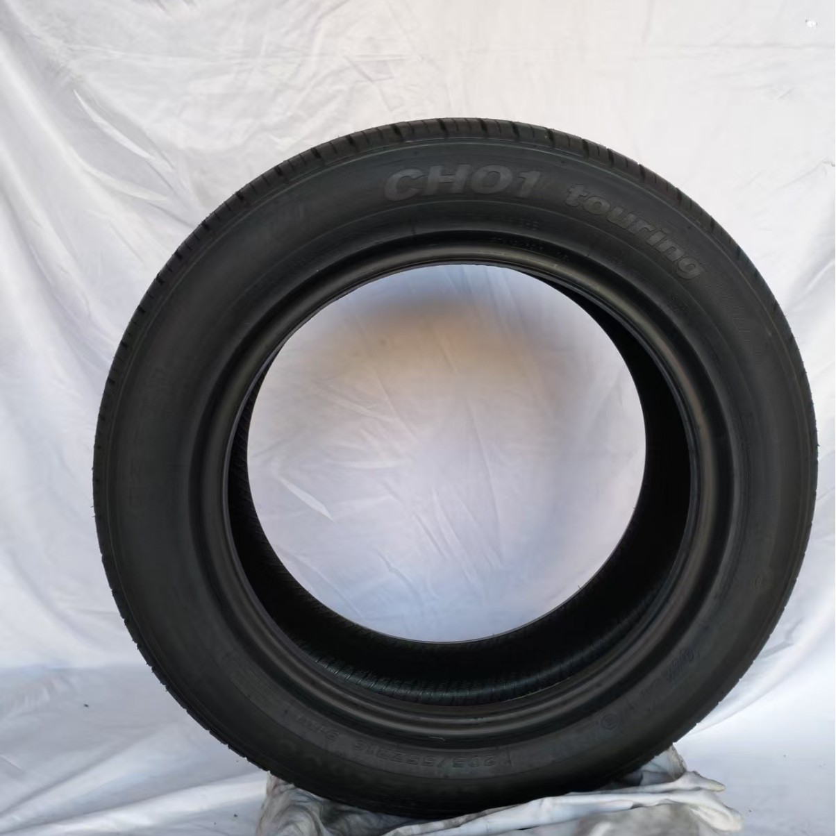 Changlushong Car Tire 205/55R16-Ch01 91W High Cost-Performance, Safe and Durable Car Tire