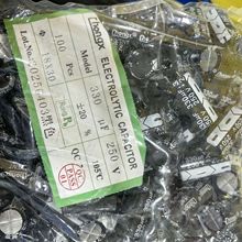 ֱ���X늽���� 250V/330UF �w�e18*30mm ���_���L�_