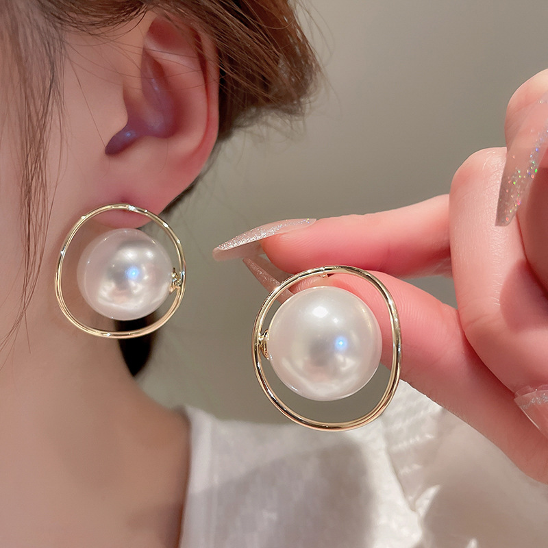 Elegant Irregular Pearl Stud Earrings Gold Plated Silver Needle_voghion.com