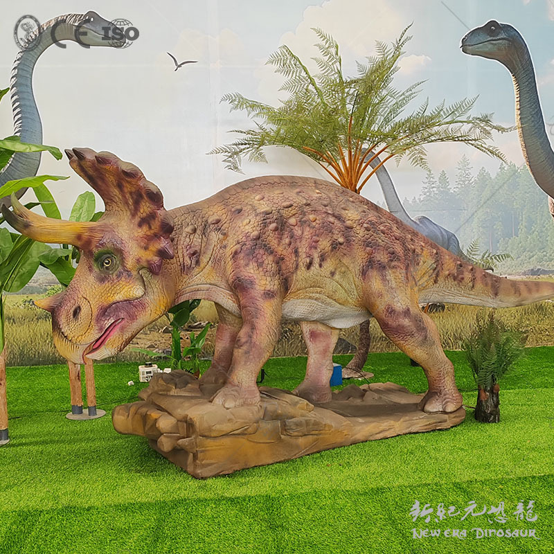 Simulación de dinosaurio Triceratops supergrande modelo de dinosaurio eléctrico paisaje arte parque de atracciones modelo de dinosaurio