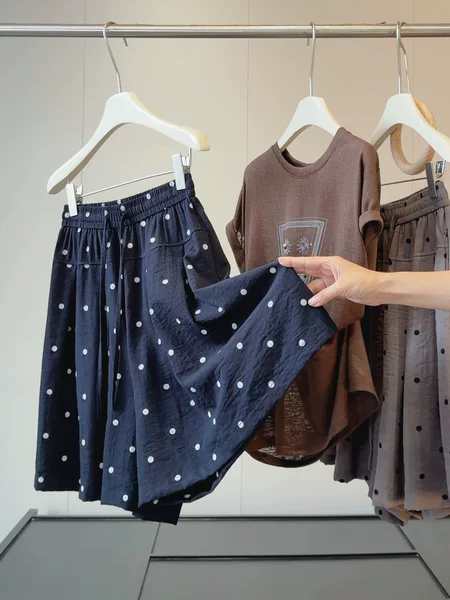Korean Style Elastic Waist Polka Dot Casual Cotton and Linen Wide-Leg Shorts for Women, New Summer High-Waisted Loose Versatile Five-Point Skirt Pants