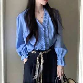 法式小资蓝色木耳边长袖衬衫女秋季新款高级感宽松显瘦喇叭袖上衣