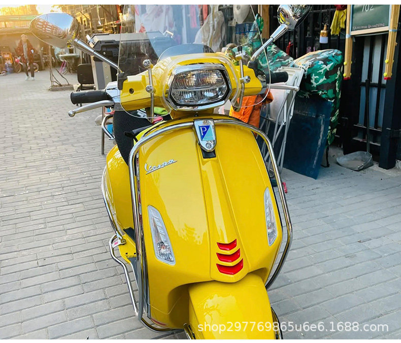Suitable for Vespa modification, original factory new genuine rear bumper for Vespa Spring Sprint 150, black and silver protection