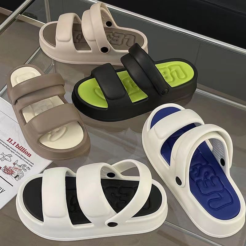 Nuevas zapatillas para hombres de verano con suela gruesa pareja deportiva al aire libre con suela suave de moda dos sandalias de playa al por mayor