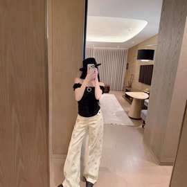 深圳南油2026春季女裤新款刺绣小蜜蜂蝴蝶印花直筒牛仔裤女