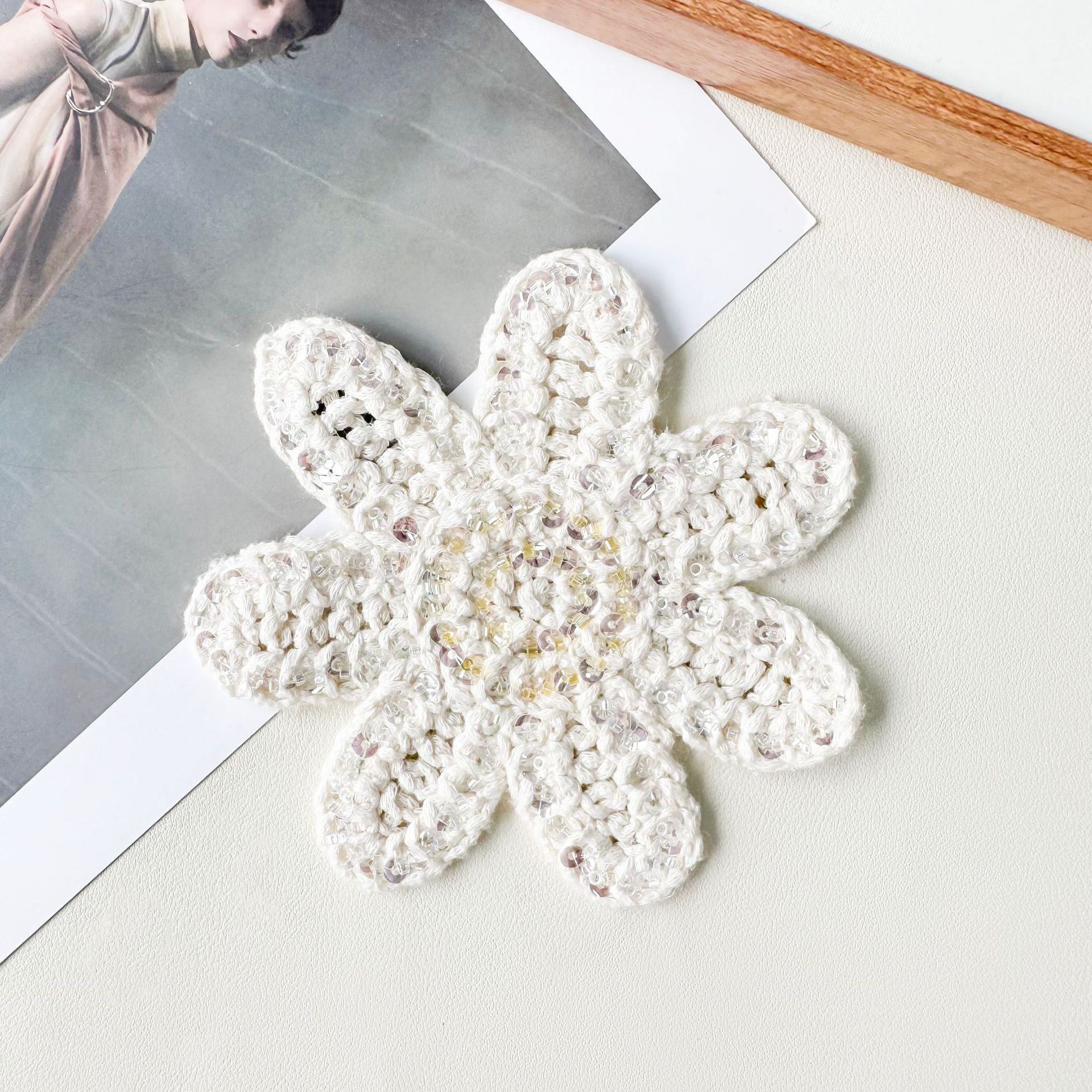 Tejido a mano de ganchillo flor de algodón arroz blanco sequilla decoración tela pegada bolsa cortina almohada decoración ropa