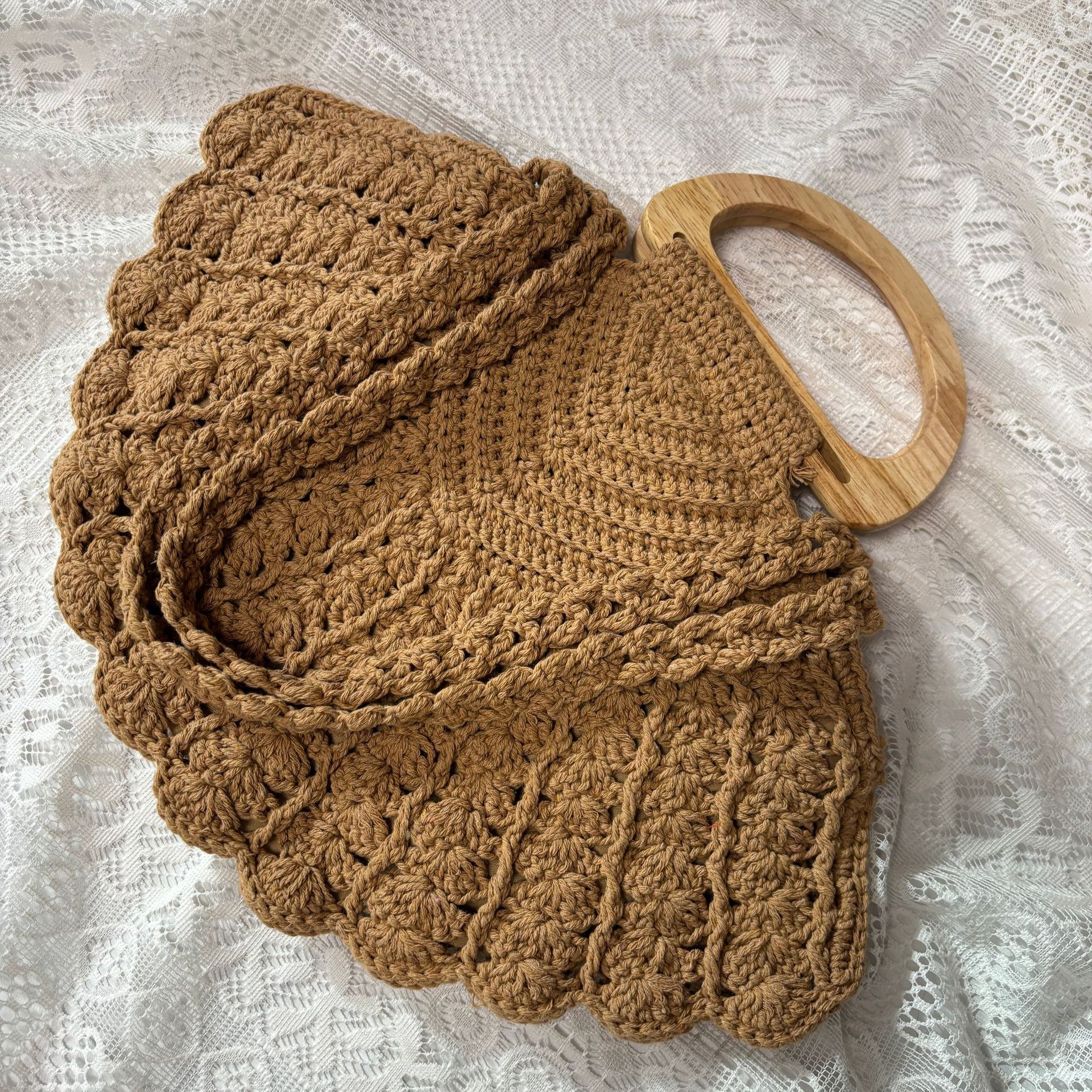 New Summer Beach Vacation Bag For Women, Large Capacity Niche Shell-Shaped Shoulder Bag, Simple Wooden Handle Handbag - Thumbnail 4
