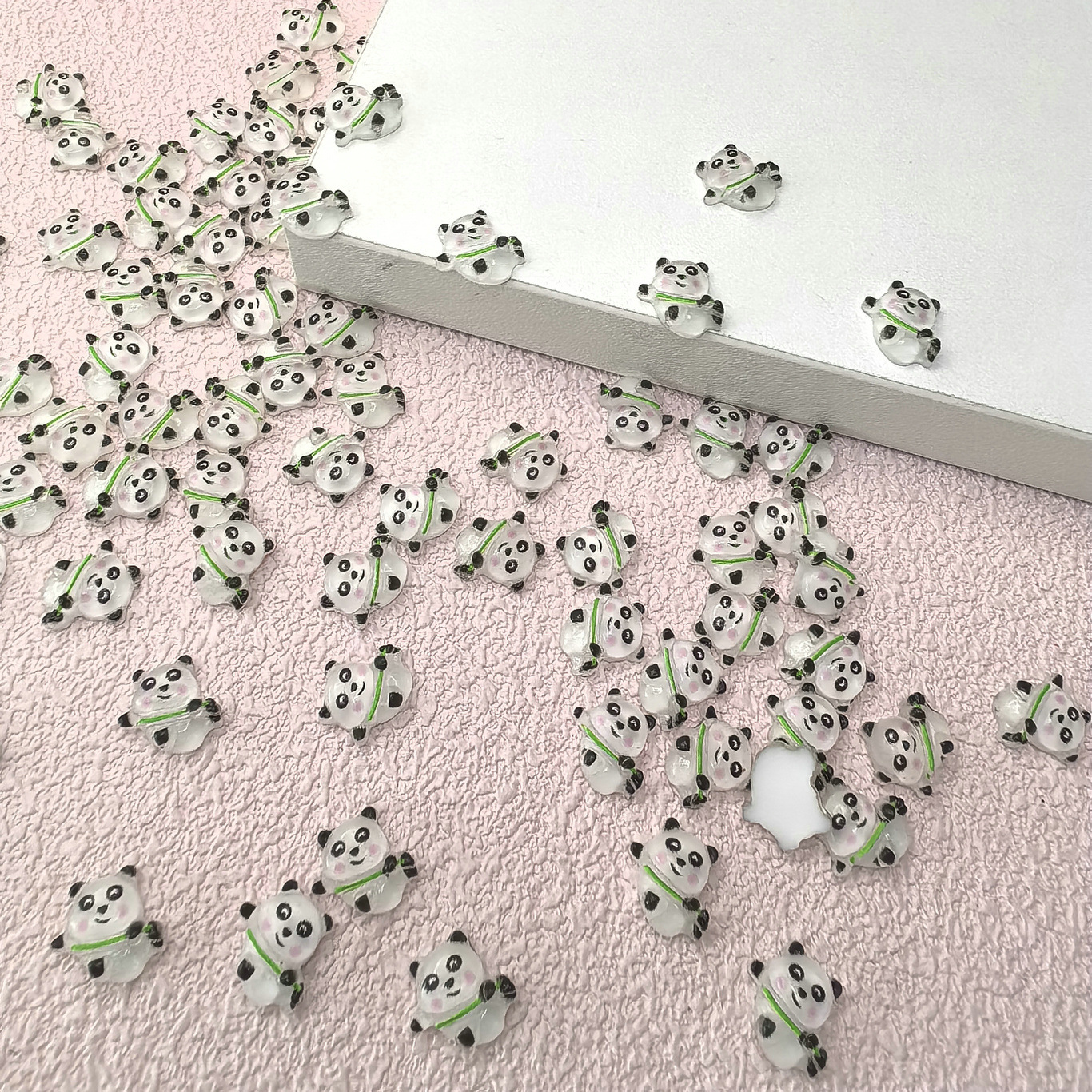 跨境热销卡通可爱小熊猫美甲饰品DIY手工发卡材料批发文具装饰