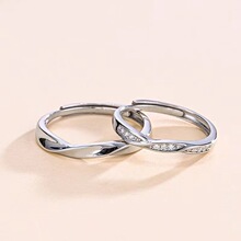 ���Ұ��~�p���Y��Hһ������Ů���_�ڽ�ָС����H��ٴ�׺��L