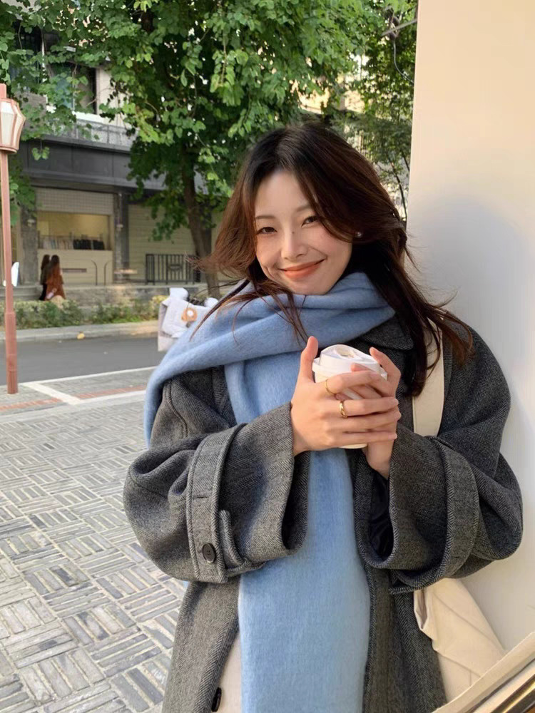 2025 新しいソリッドカラーのスカーフ女性の雰囲気ソフトワックス状暖かい小さなショール冬厚いモヘアカップルスカーフ