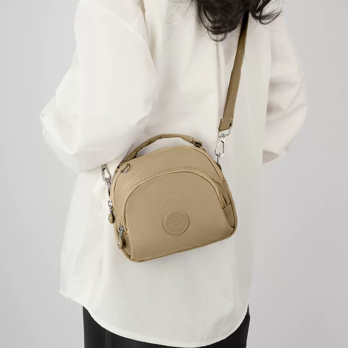 时尚小巧精致女士斜挎包包女设计感小众单肩包旅行通勤迷你小包