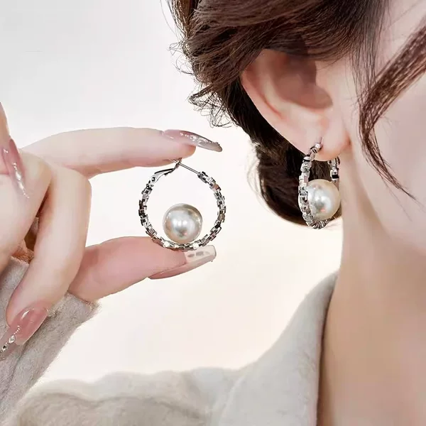 2025 New Elegant C-Shaped Geometric Earrings, Unique Broken Silver Pearl Earrings, High-End Face-Slimming Earrings