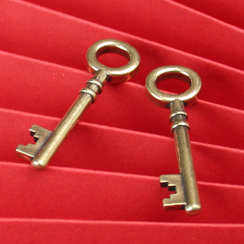 Brass Key Small Pendant Creative Antique Door Key Metal Crafts Pure Copper Couple Small Accessories Bronze Gift