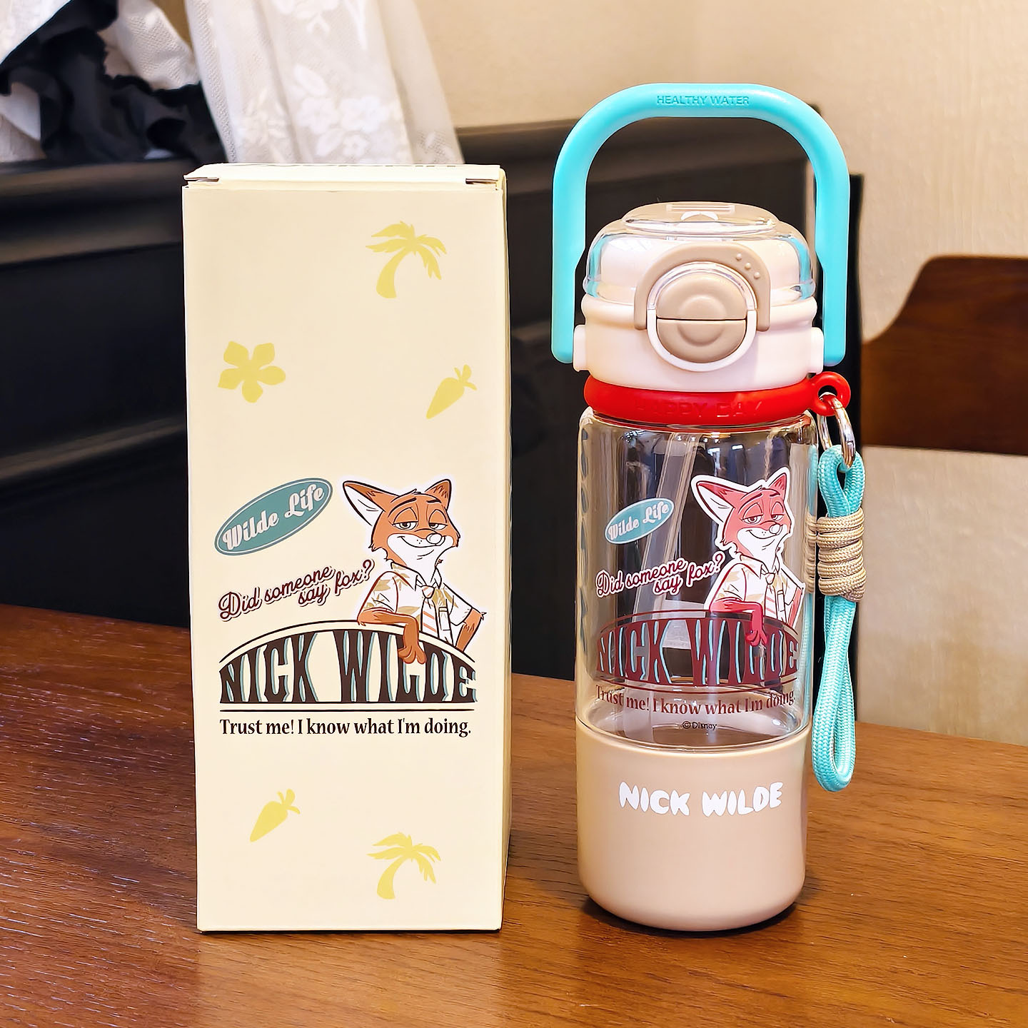 Taza de agua para niños de la ciudad de animales locos, tetera de agua portátil especial para estudiantes de jardín de infantes, taza de bebida directa de paja para bebés