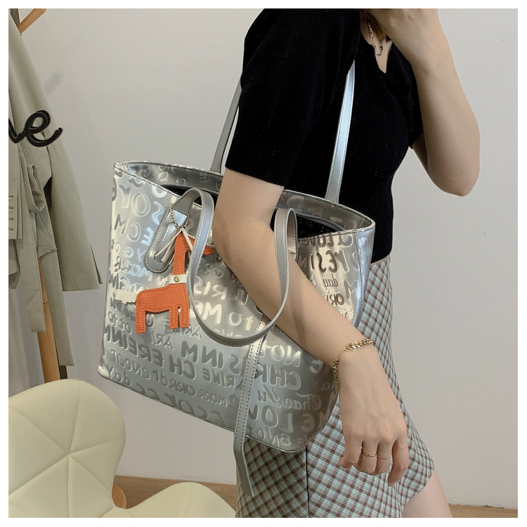 Wholesale Retro Letter Graffiti Large Capacity Shoulder Tote Bag Nihaojewelry display picture 22