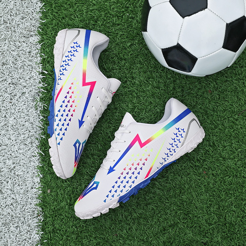 Nuevos zapatos de fútbol de clavos transfronterizos zapatos de entrenamiento deportivo de adultos hombres y mujeres zapatos de entrenamiento de clavos adolescentes al por mayor