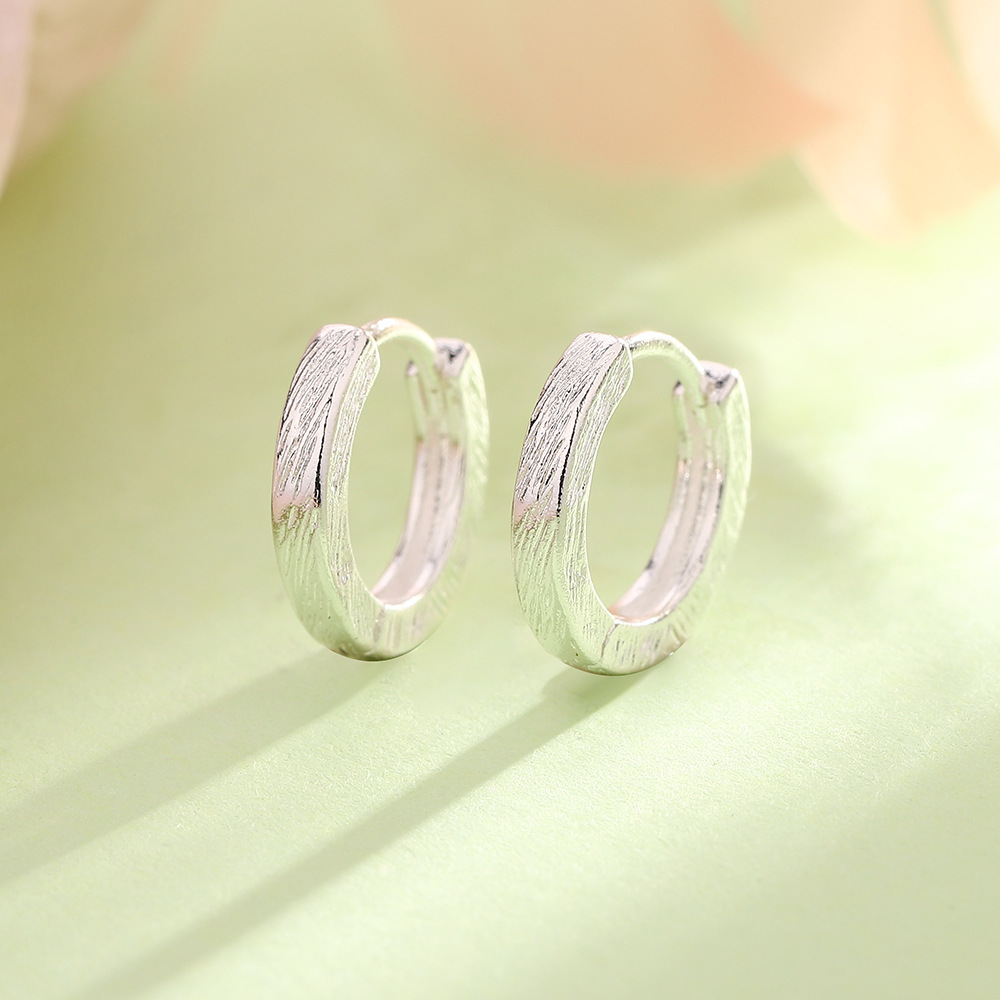 Textured Brushed Earrings, Simple And Unisex, 2026 New Model, Small Round Hoops That Can Be Worn While Sleeping Without_voghion.com