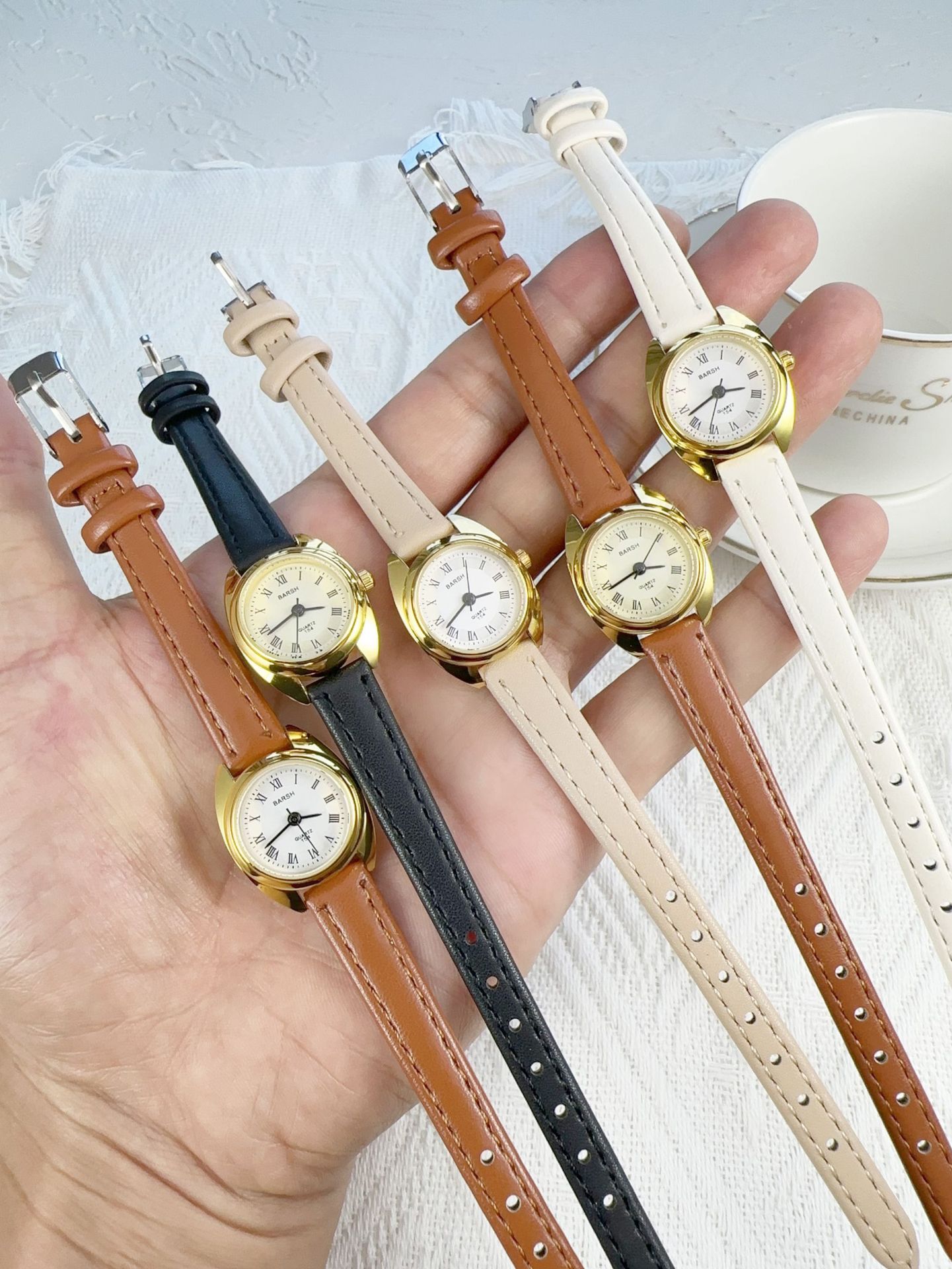 Quartz Movement Casual Geometric Concealed Buckle Quartz Women's Watches