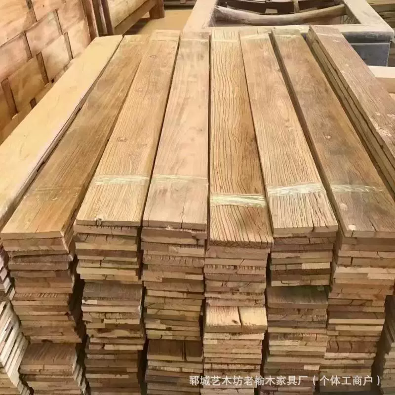 Ретро выветрено в старые старые плиты из вяза для домашнего декора.