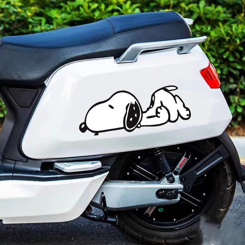 흑백 스누피가 누워서 왼쪽을 향함 30*11.5CM