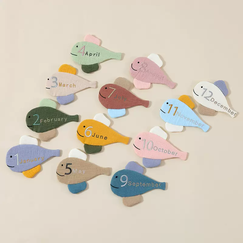 宝宝玩偶安抚数字出生月份字母周岁百天礼品套装吊卡初生可爱纪念
