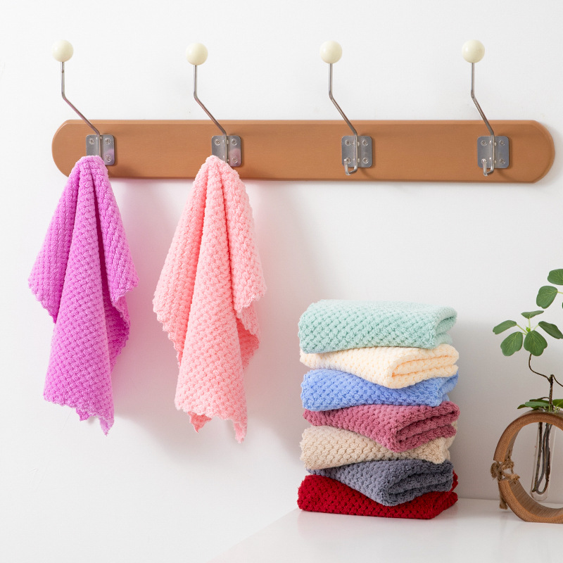 Manufacturer Wholesale Cross-Border Pineapple Lace Small Square Towel for Hand Wiping, Absorbent and Lint-Free, Wedding Gift